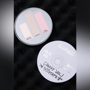 BRAND NEW LIMITED EDITION Mac x Jeremy Scott